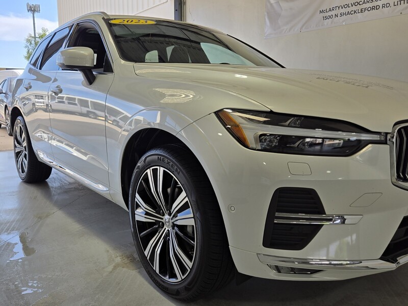2023 Volvo XC60 B5 Plus photo 23