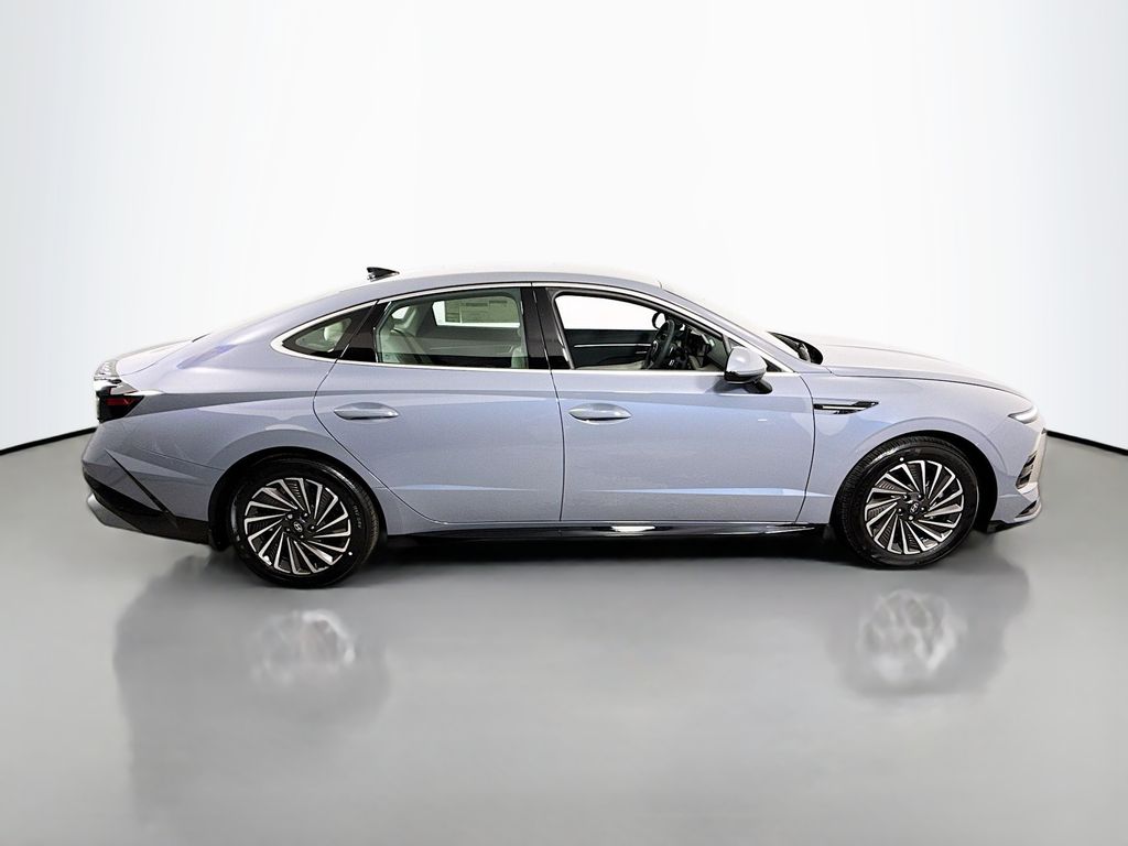 2025 Hyundai Sonata Hybrid SEL photo 8