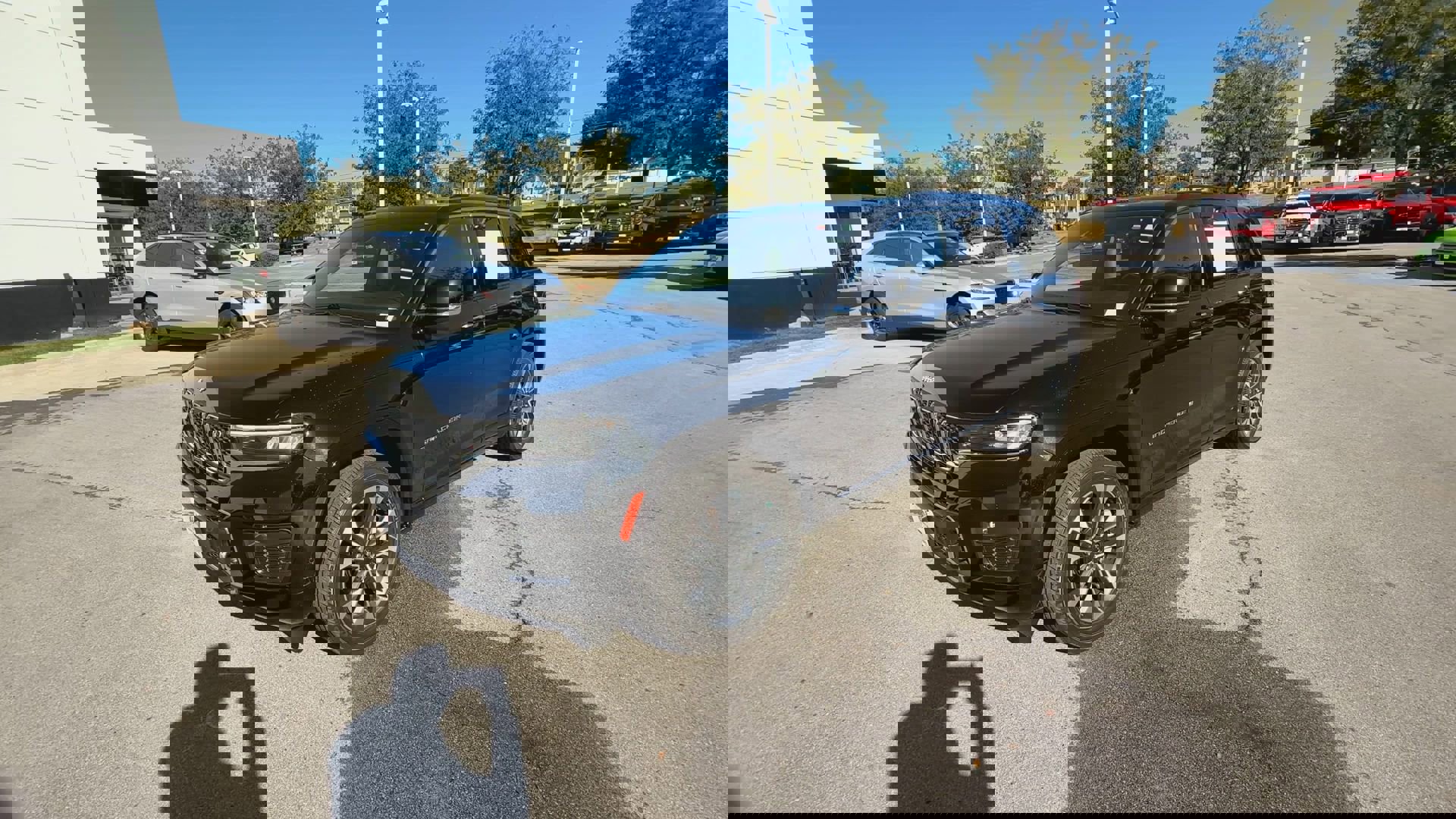 2023 Jeep Grand Cherokee Overland photo 4