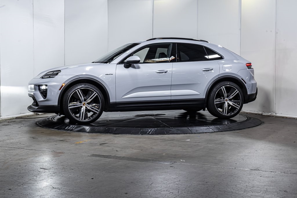 Used 2025 Porsche Macan Base with VIN WP1AD2XA8SL075075 for sale in San Diego, CA