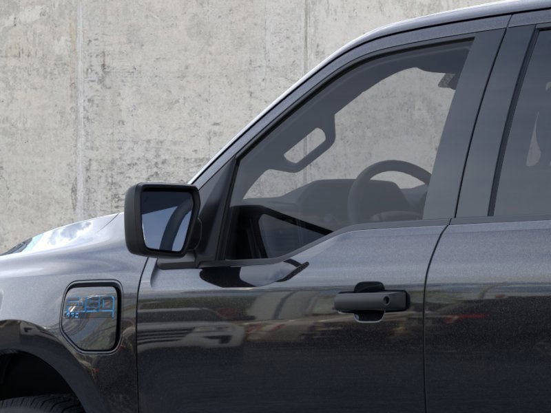 2024 Ford F-150 Lightning photo 17