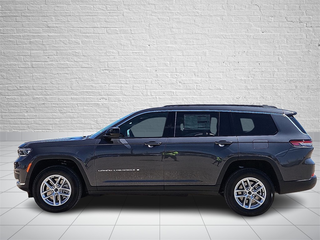 2025 Jeep Grand Cherokee Laredo X photo 2