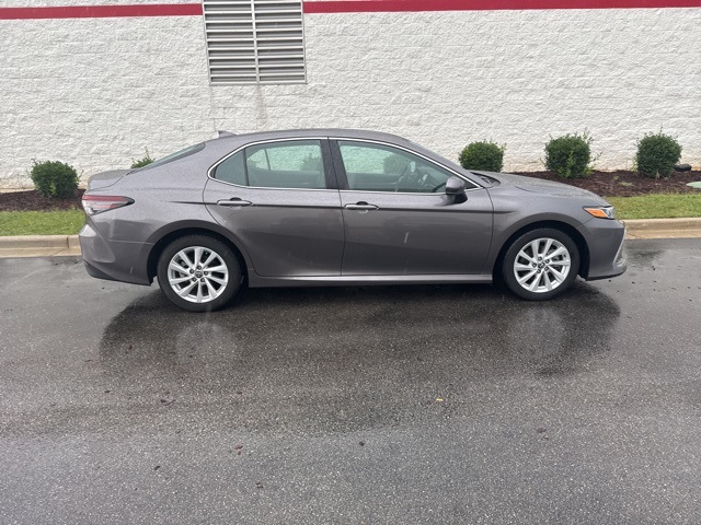 2024 Toyota Camry LE photo 3