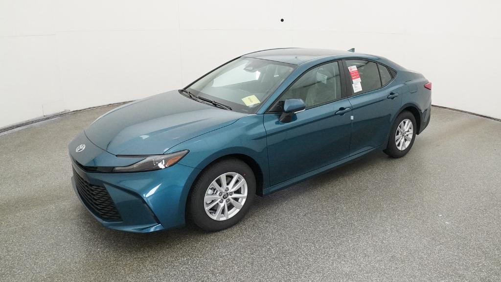 2026 Toyota Camry LE's photo