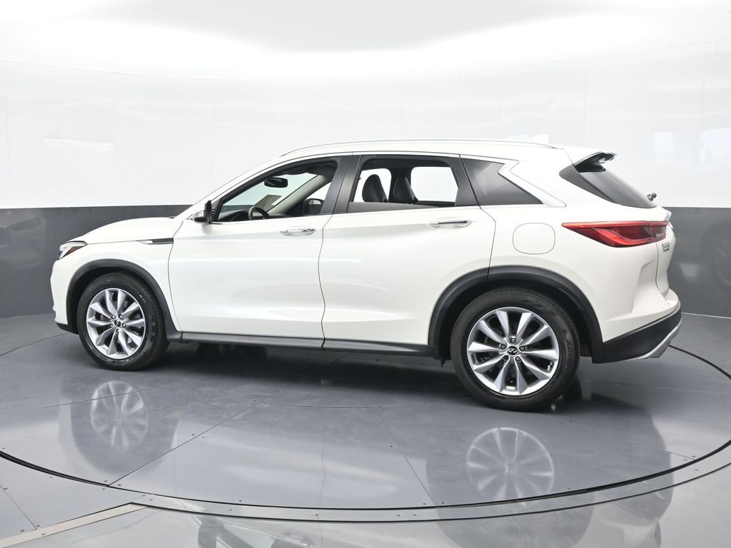 2019 Infiniti QX50 Luxe photo 3