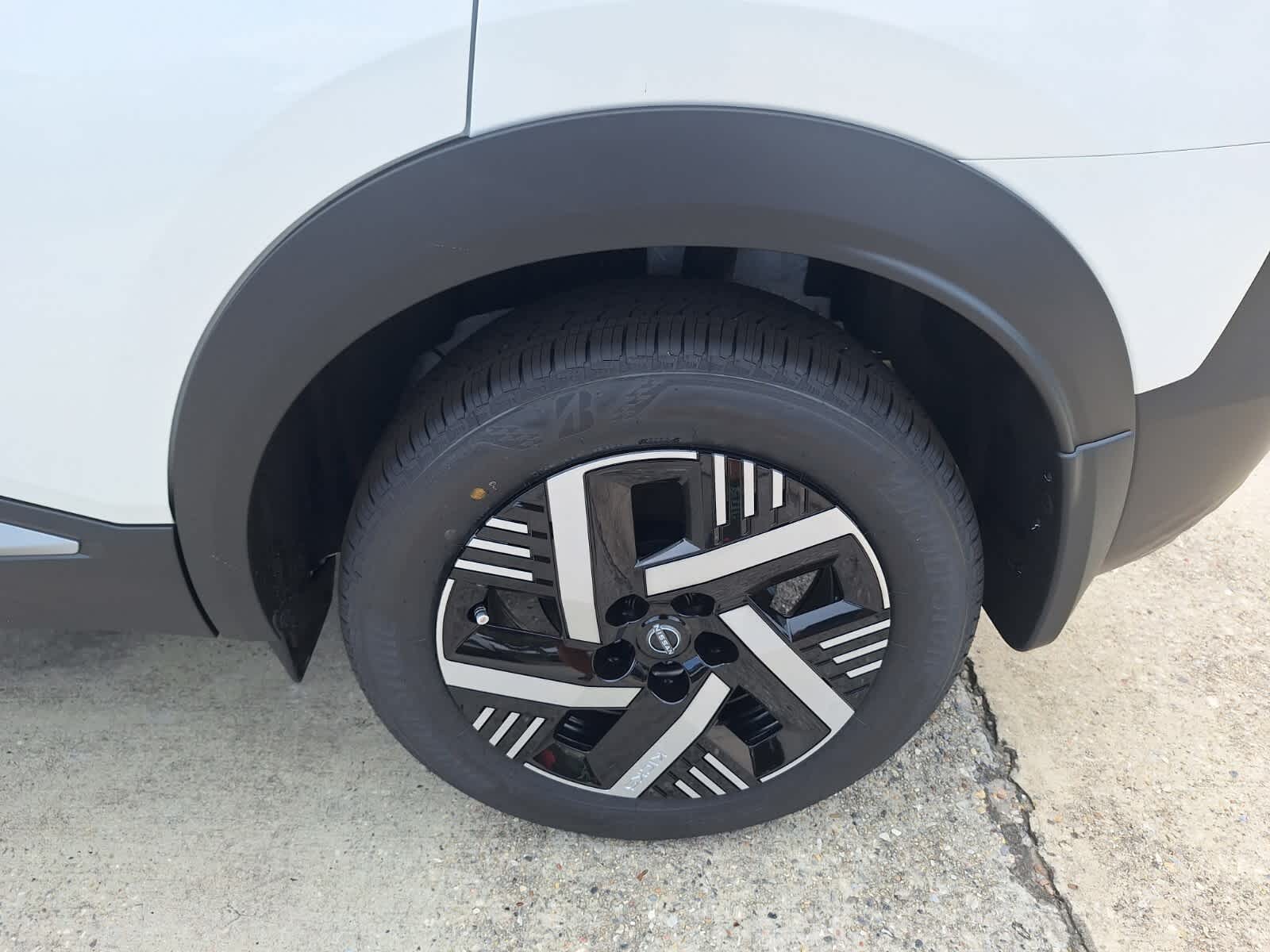 2025 Nissan Kicks SV photo 20