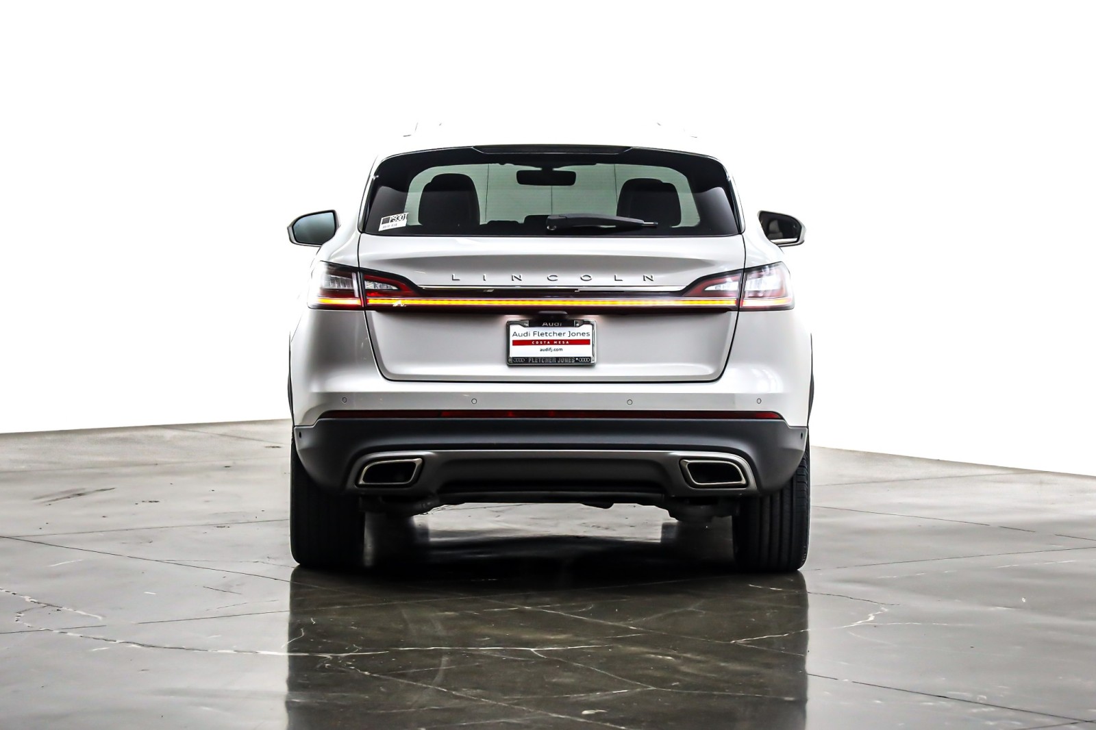 2023 Lincoln Nautilus Reserve photo 3