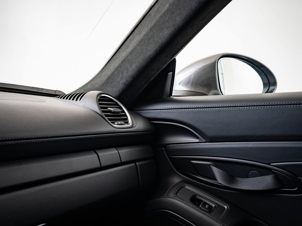 2023 Porsche Cayman T photo 26