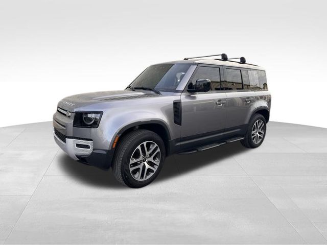 2024 Land Rover Defender S's photo