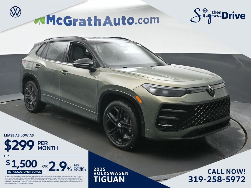 2025 Volkswagen Tiguan SE R-LINE BLACK's photo