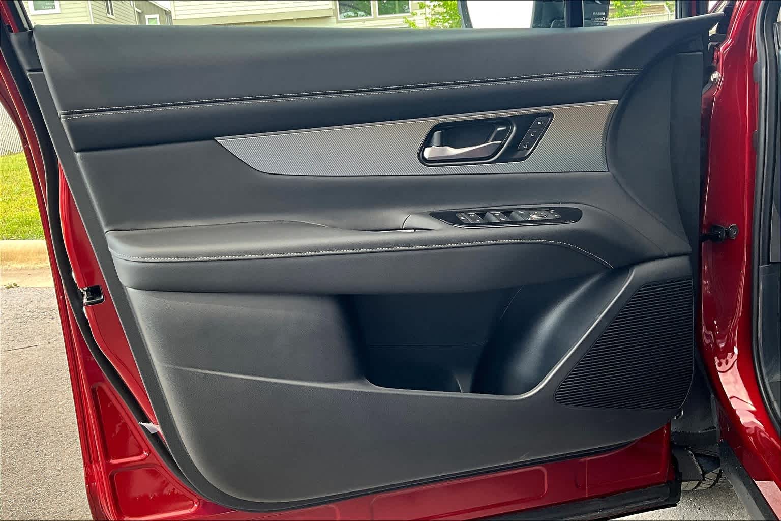 2025 Nissan Murano SL photo 13