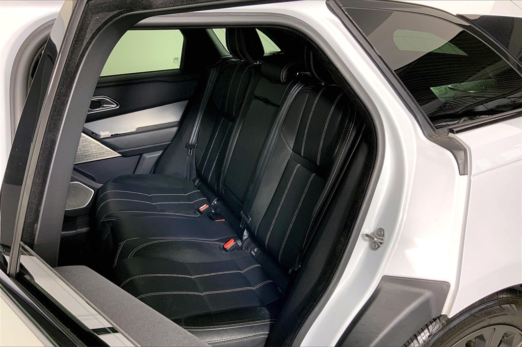 2018 Land Rover Range Rover R-Dynamic SE photo 23