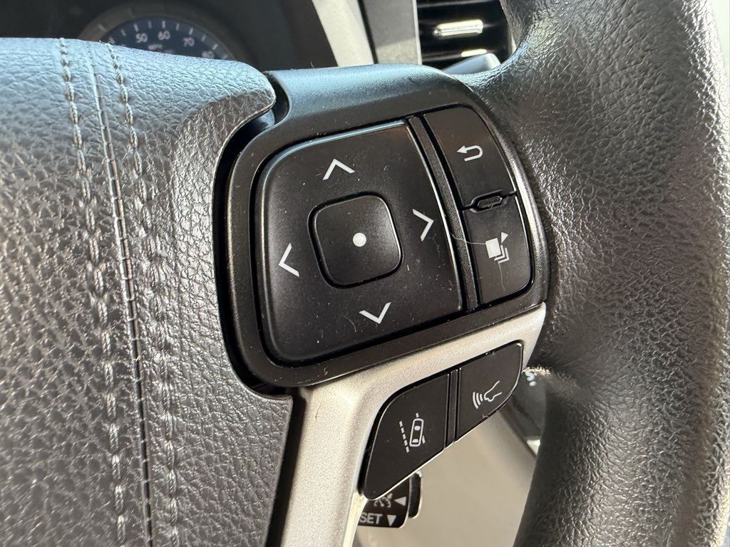 2020 Toyota Sienna LE photo 16