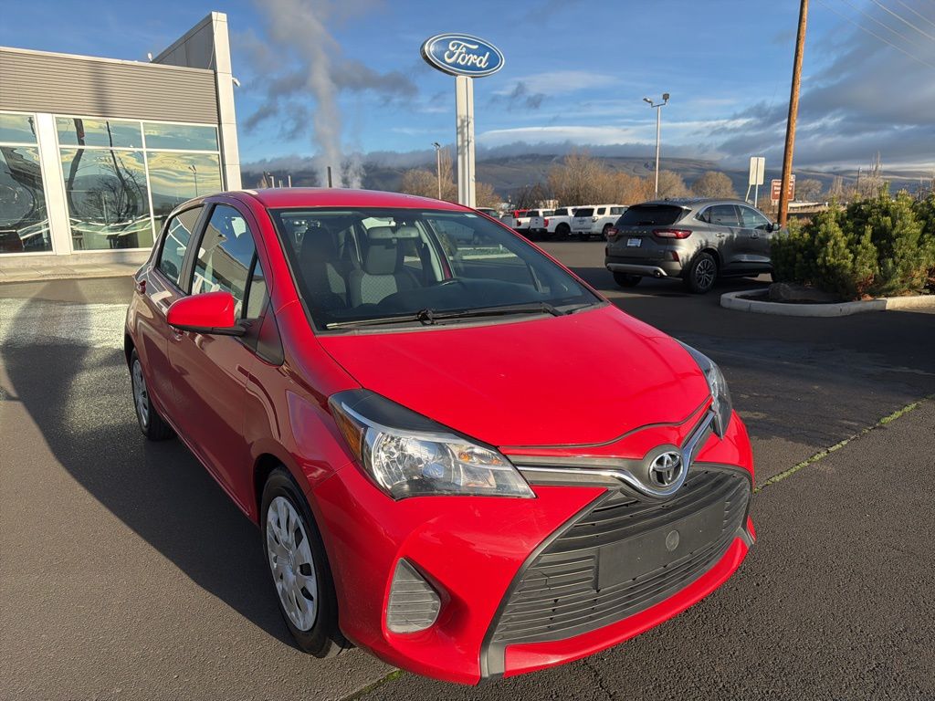 2015 Toyota Yaris L's photo