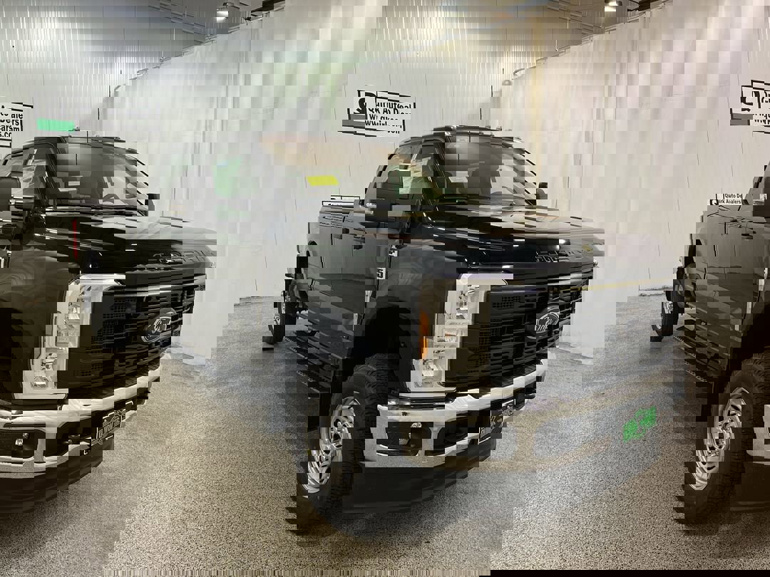 2026 Ford F-350 Super Duty XL's photo