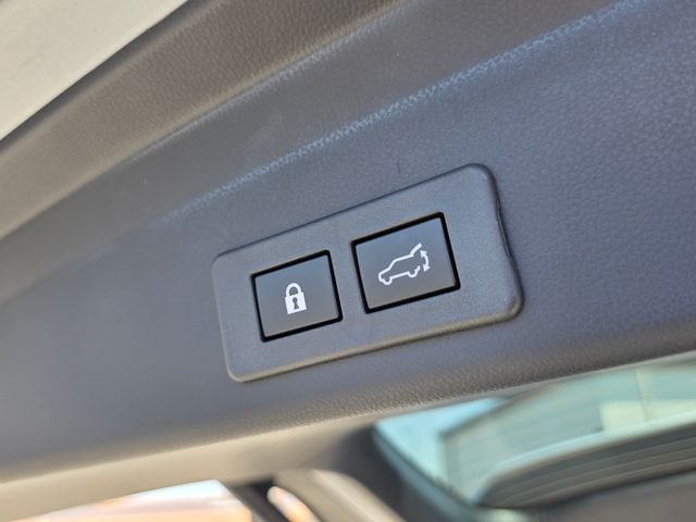 2025 Subaru Ascent Touring photo 13