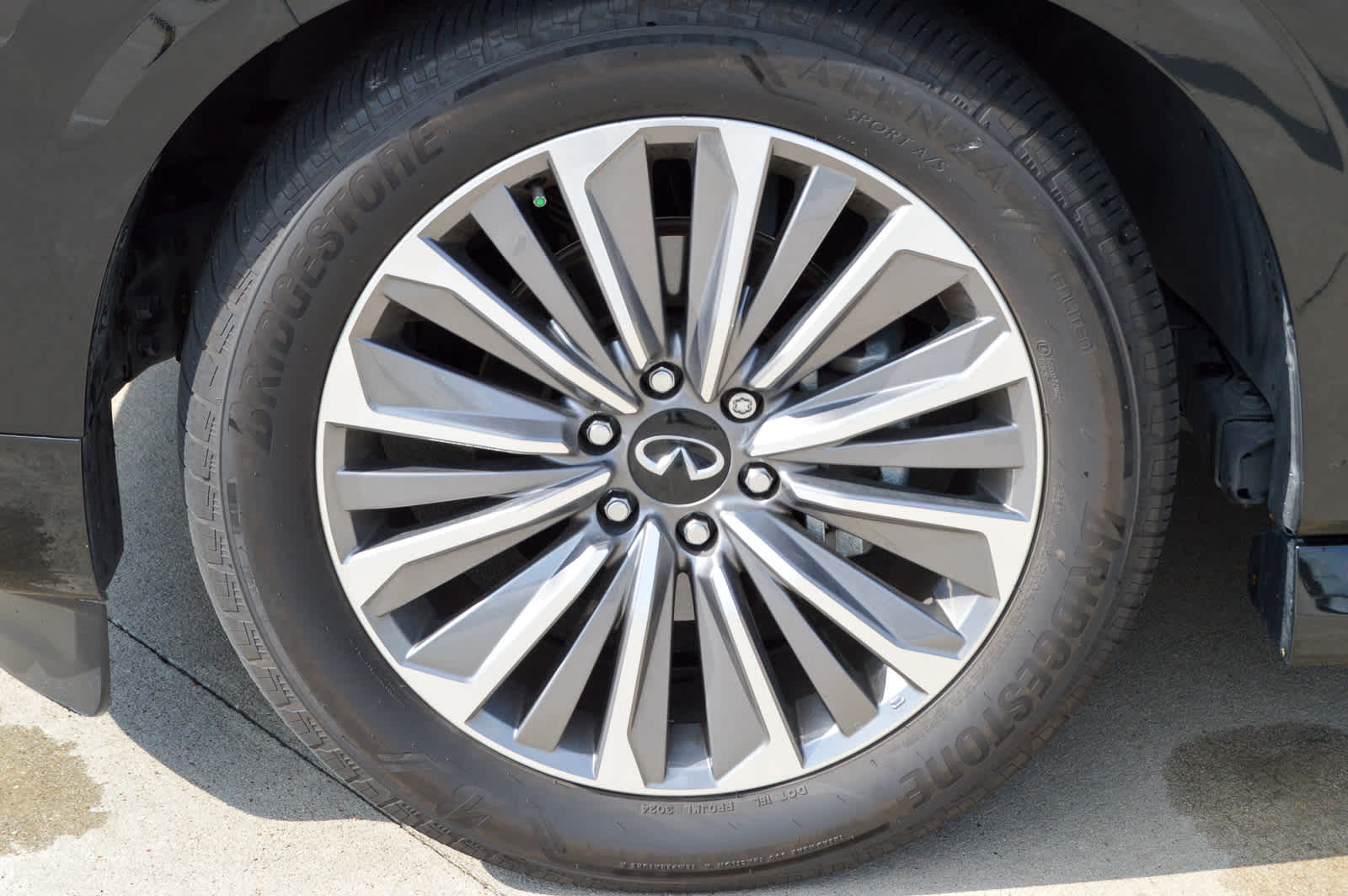 2025 Infiniti QX80 Sensory photo 9
