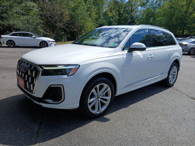 2025 Audi Q7 Premium Plus's photo