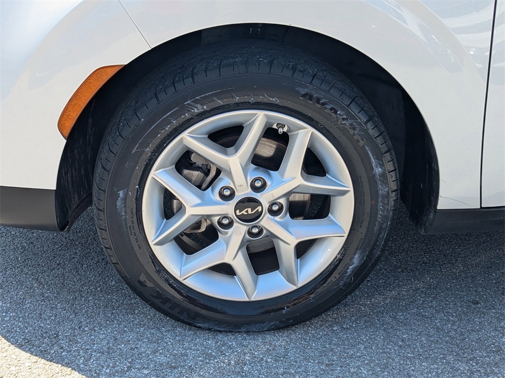 2022 Kia Soul LX S X-Line photo 8