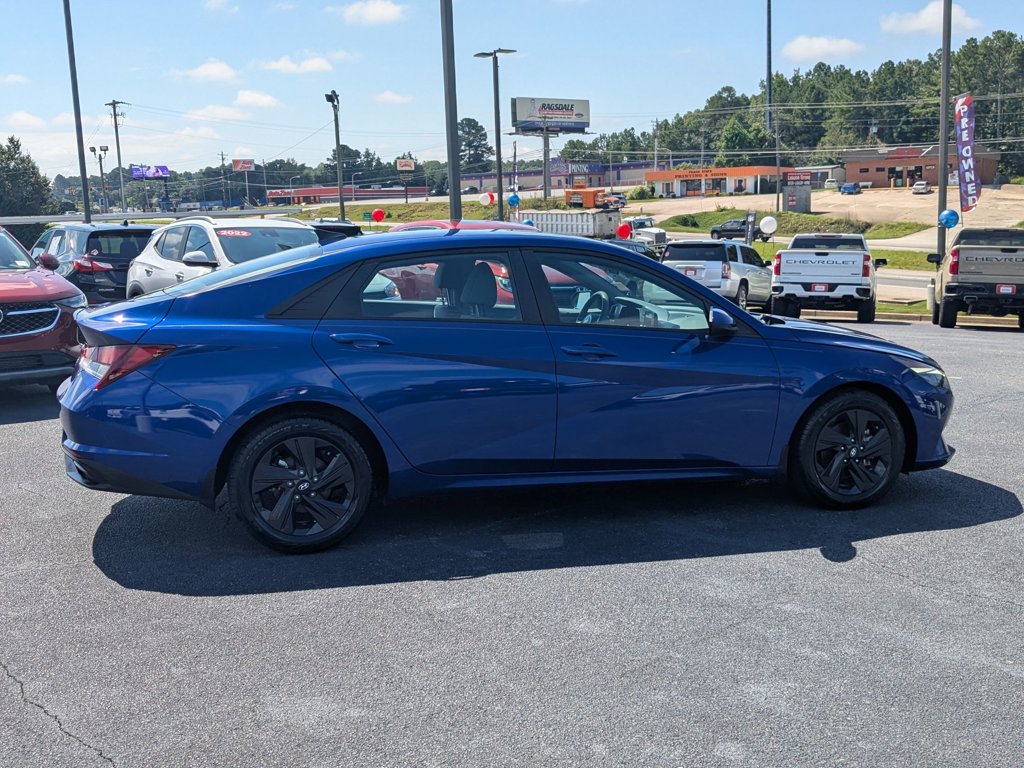 2023 Hyundai Elantra SEL photo 4