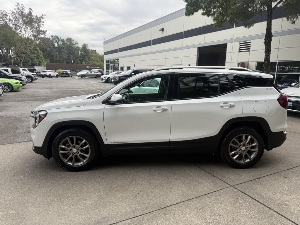 2024 Gmc Terrain SLT photo 3