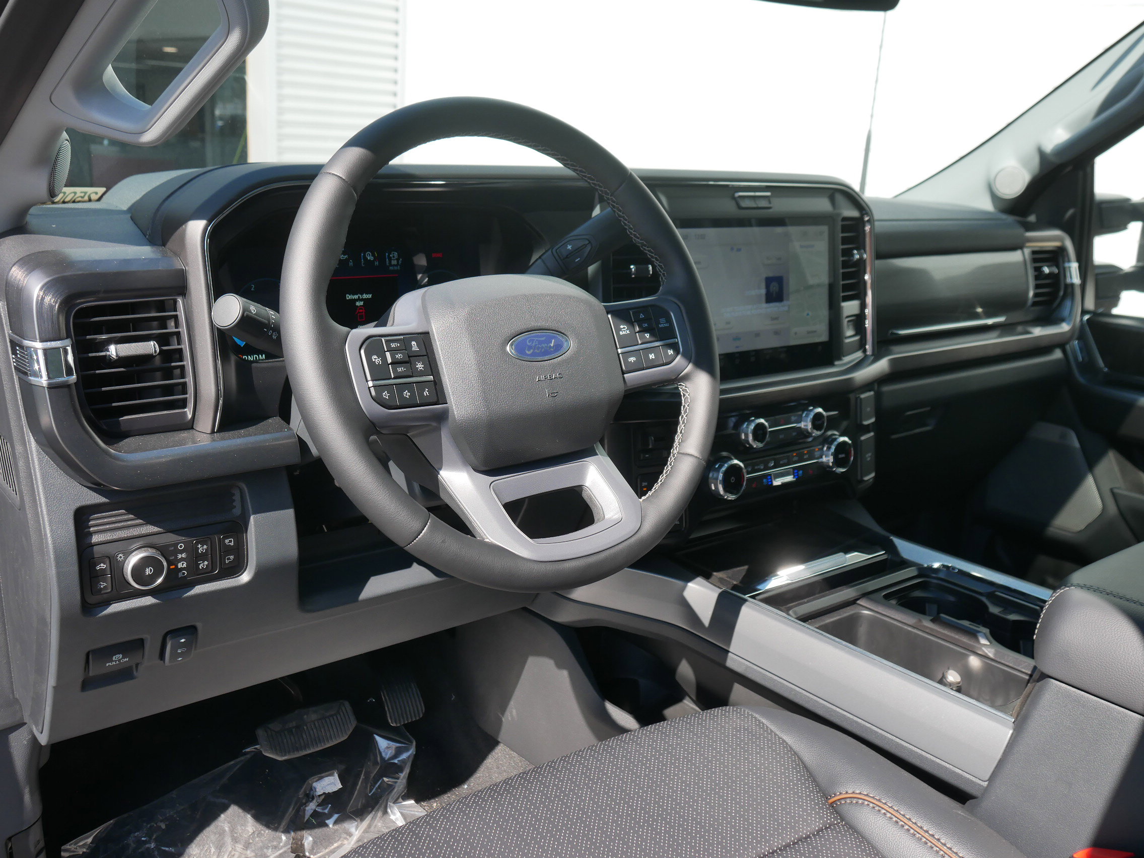2025 Ford F-250 Lariat photo 4