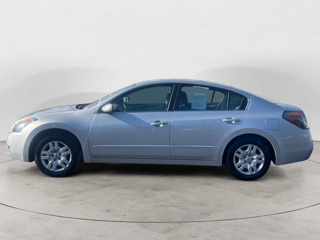 2009 Nissan Altima 2.5 S photo 2