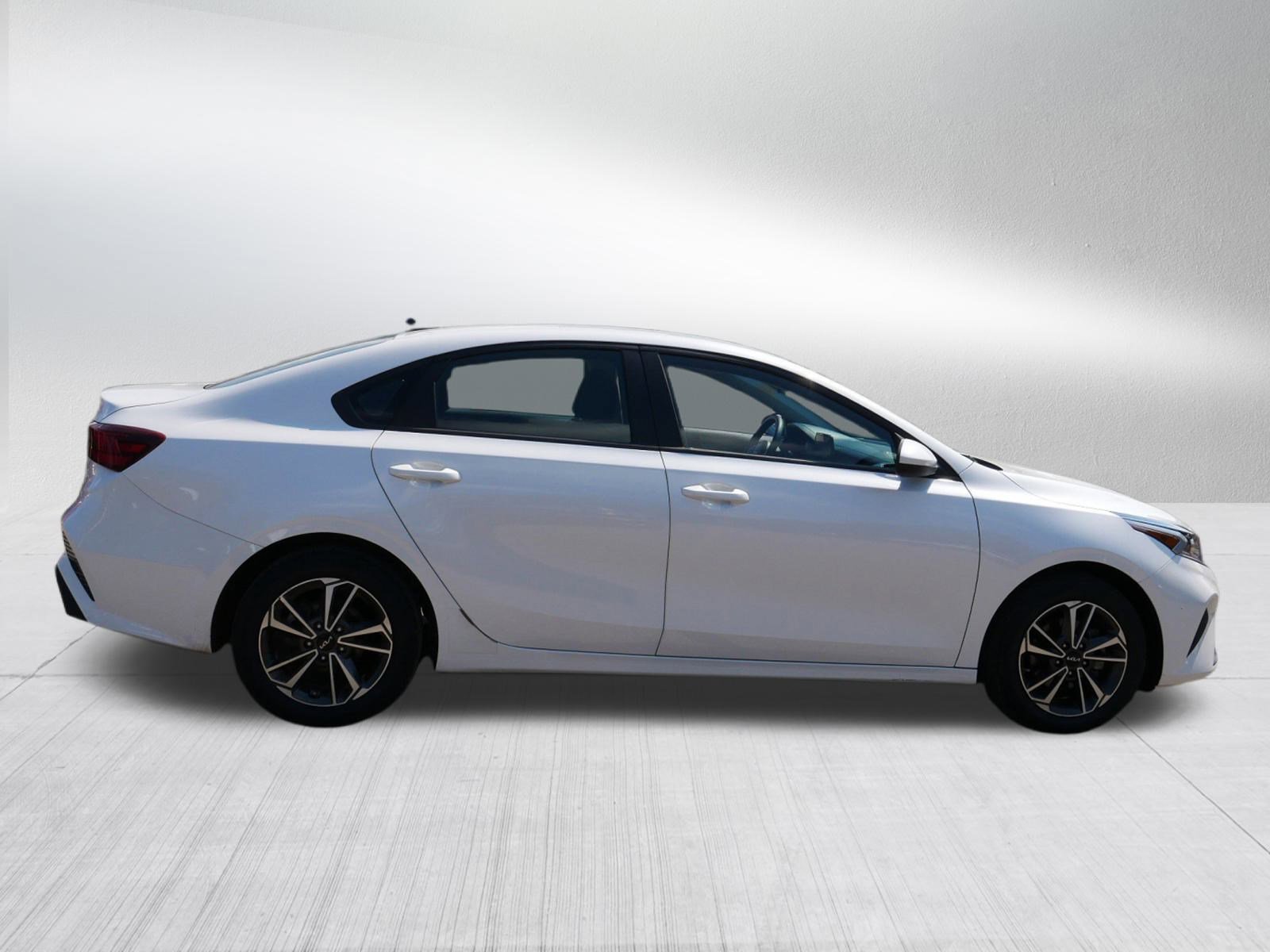 2023 Kia Forte LXS photo 8