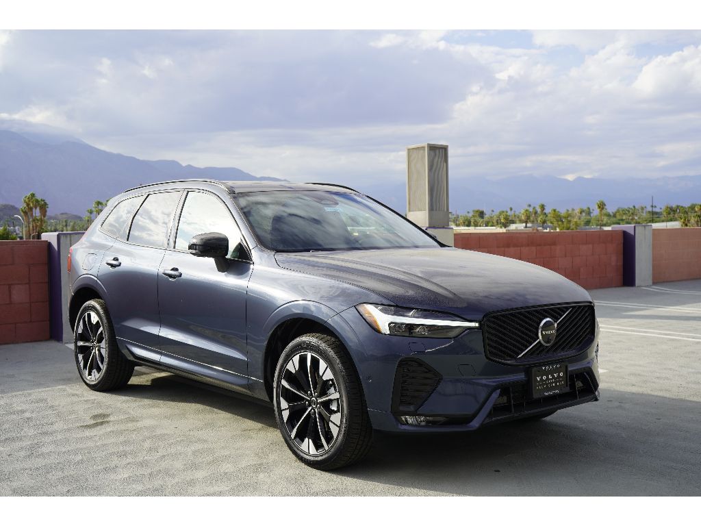 2026 Volvo XC60 Plus's photo