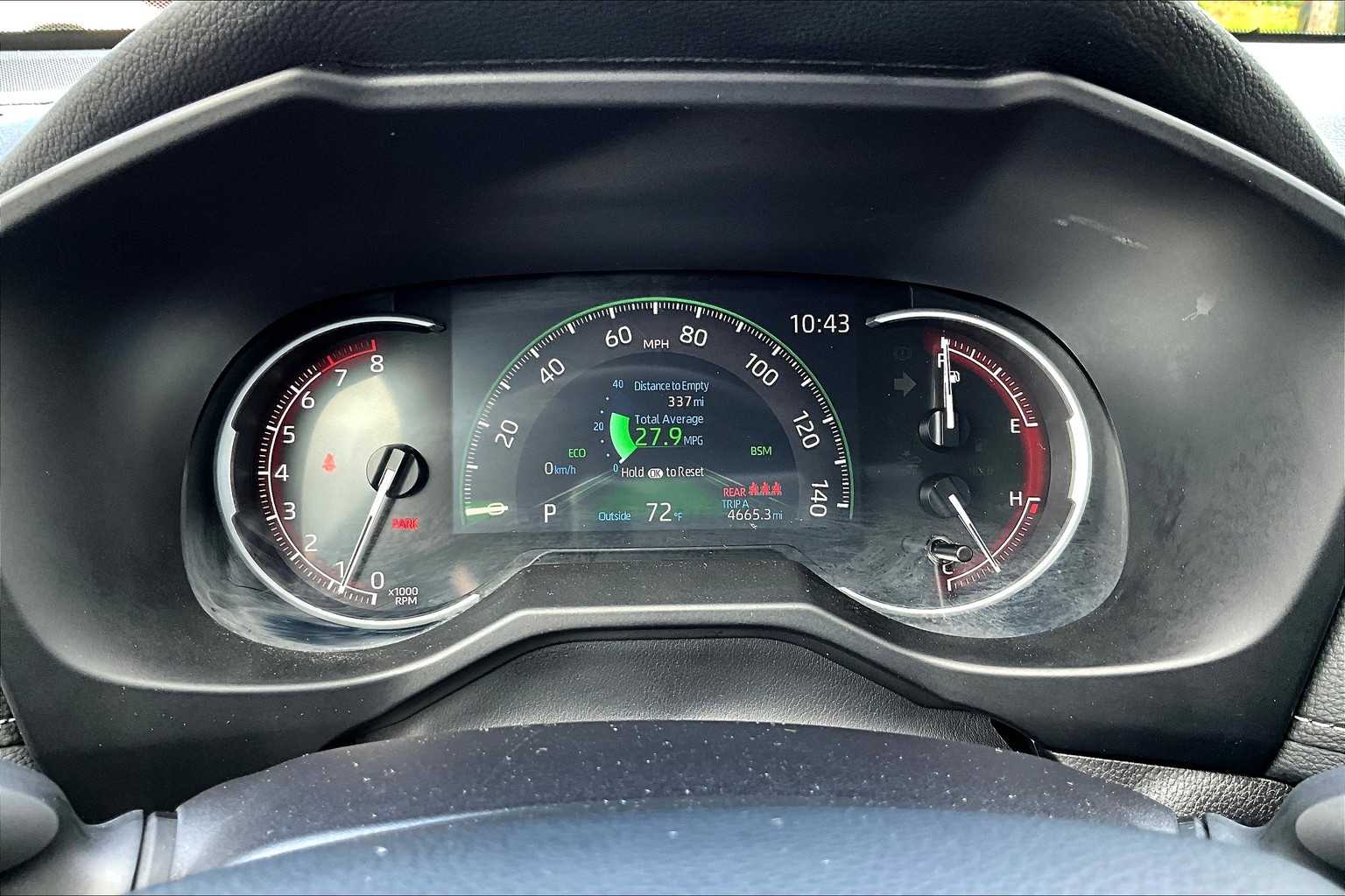 2025 Toyota RAV4 XLE photo 24