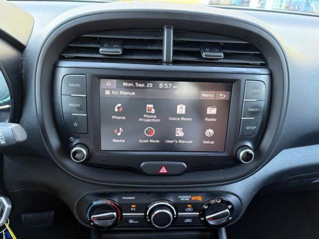 2023 Kia Soul LX photo 11