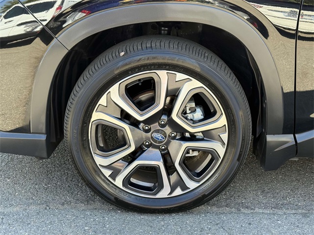 2024 Subaru Ascent Limited photo 6