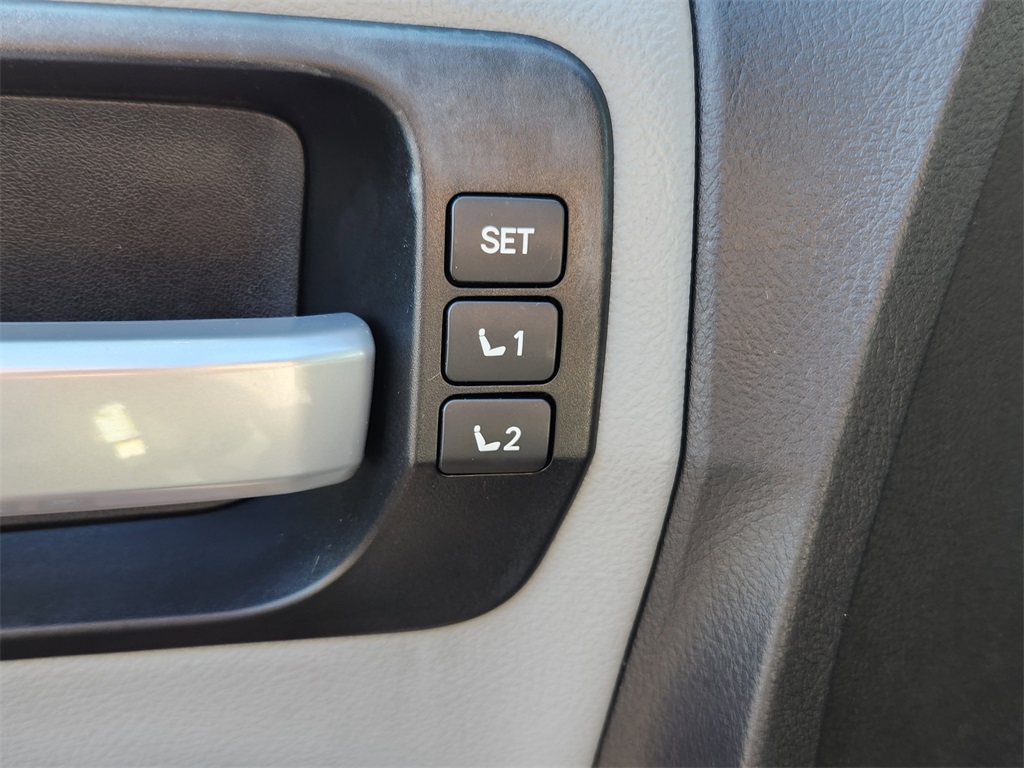 2018 Toyota Sequoia Platinum photo 27