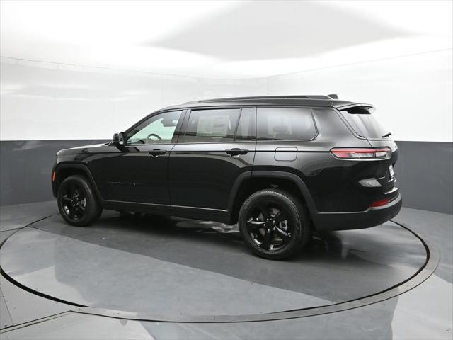 2025 Jeep Grand Cherokee Limited photo 4
