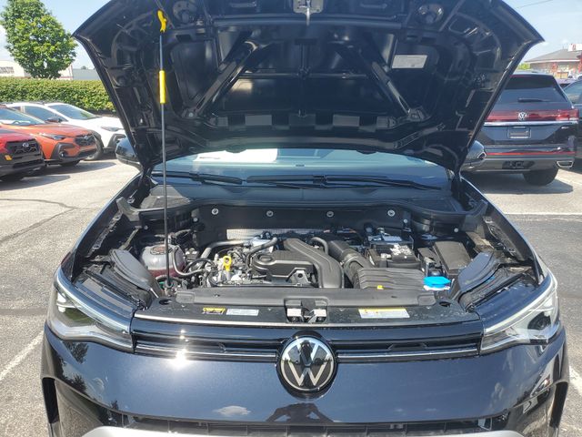 2025 Volkswagen Taos SE photo 10