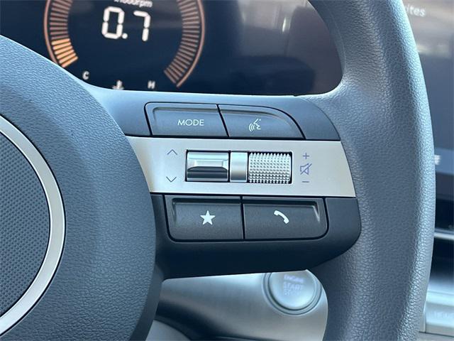 2026 Hyundai Kona SE photo 4
