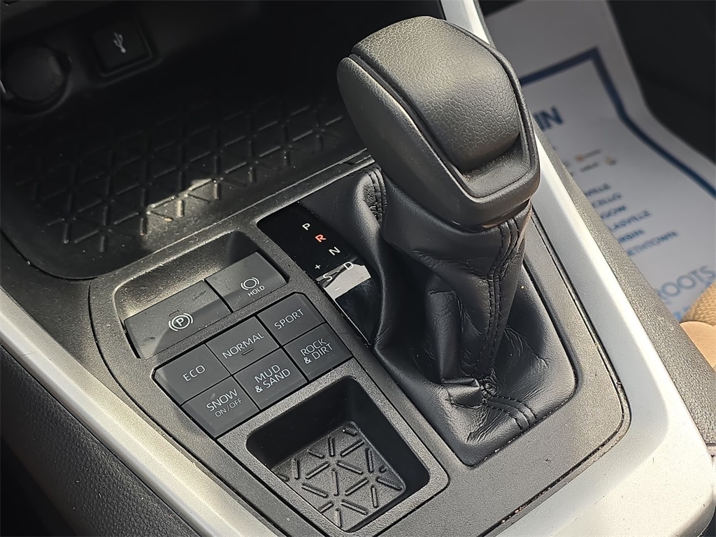 2022 Toyota RAV4 XLE photo 23