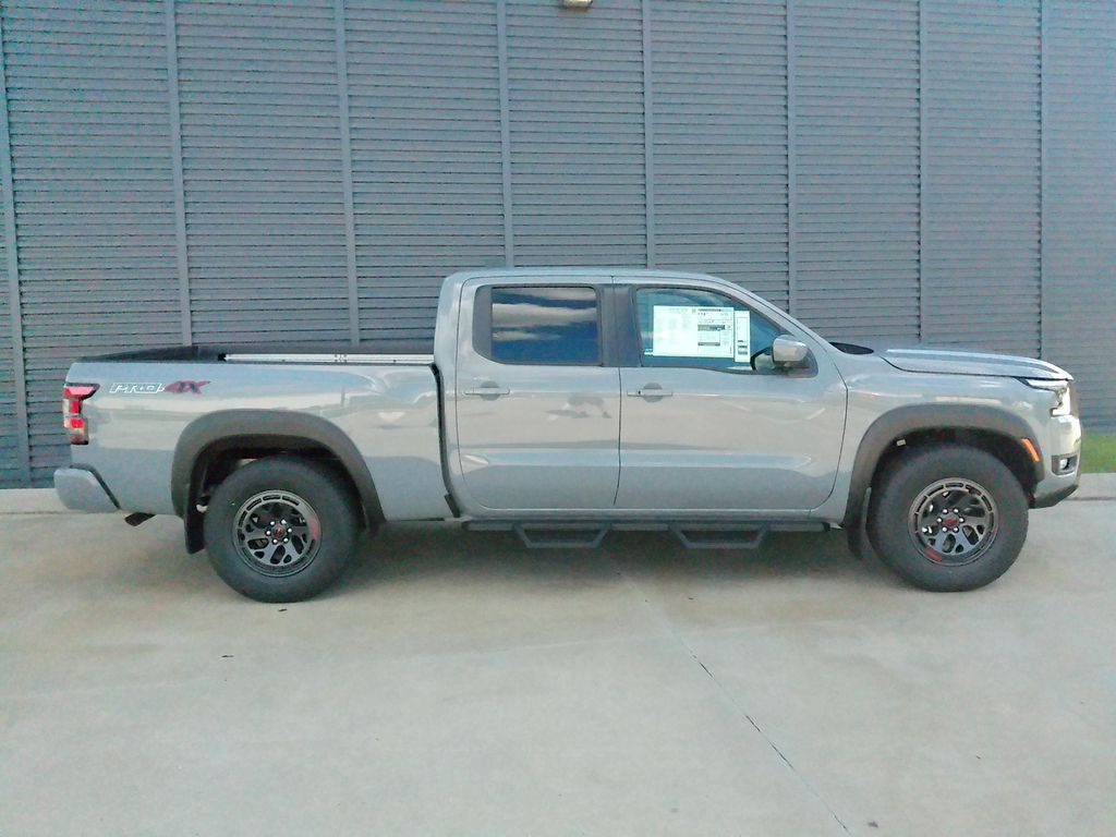 2026 Nissan Frontier Crew Cab PRO-4X photo 2