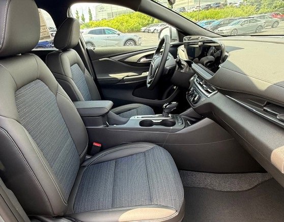 2025 Buick Envista Preferred photo 15