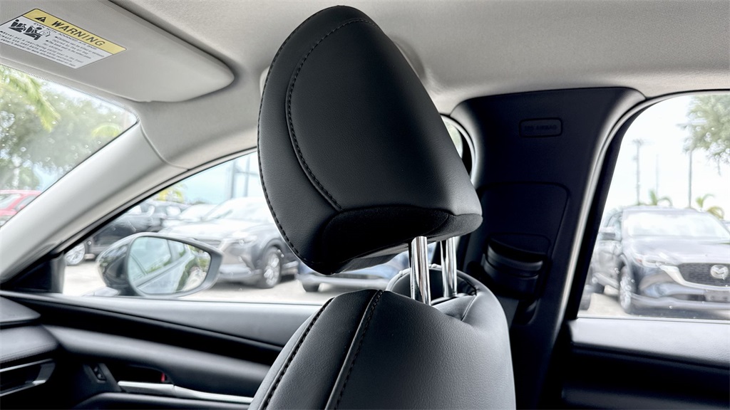 2022 Mazda Mazda3 Select photo 12