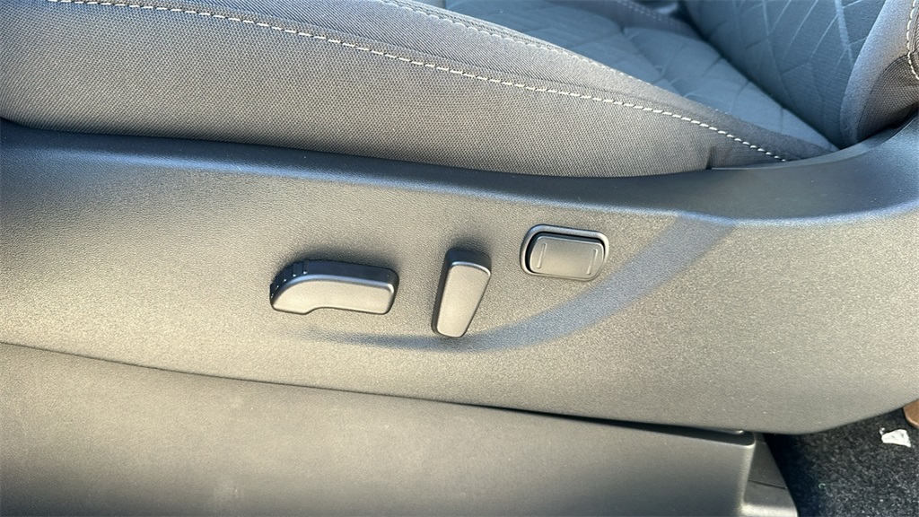 2025 Nissan Frontier King Cab SV photo 12