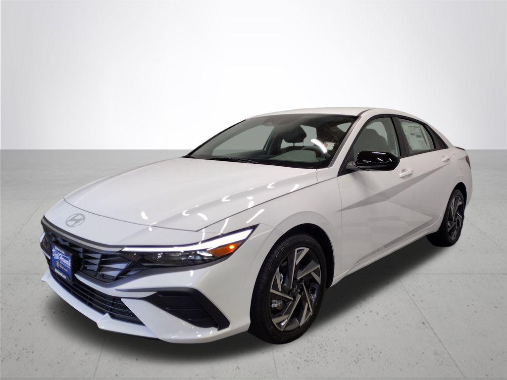 2025 Hyundai Elantra SEL Sport photo 2