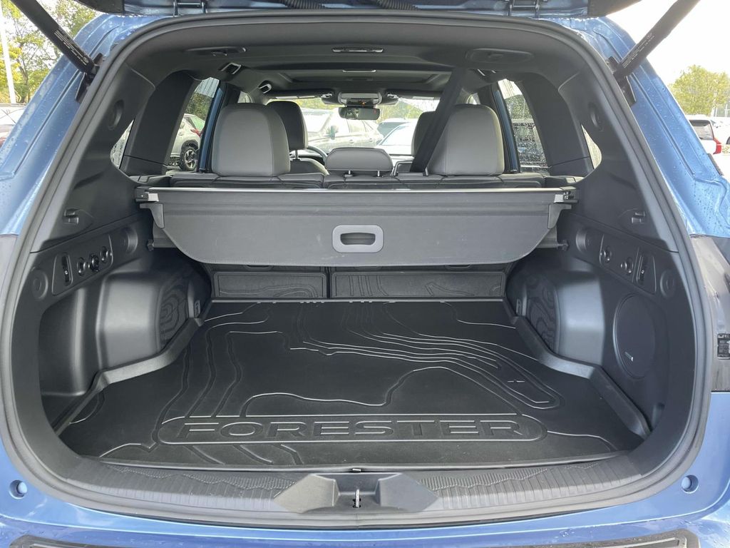 2025 Subaru Forester Limited photo 27