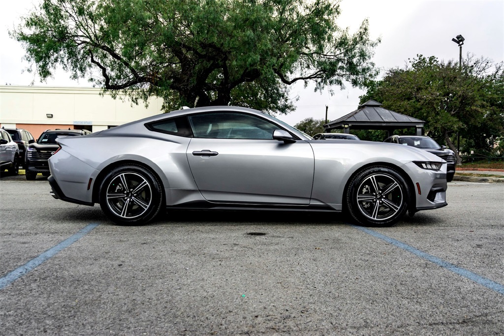 2024 Ford Mustang EcoBoost Premium photo 4