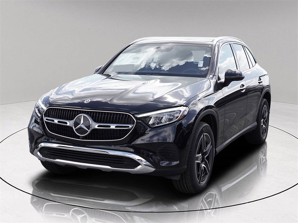 2026 Mercedes Benz GLC 300 photo 3