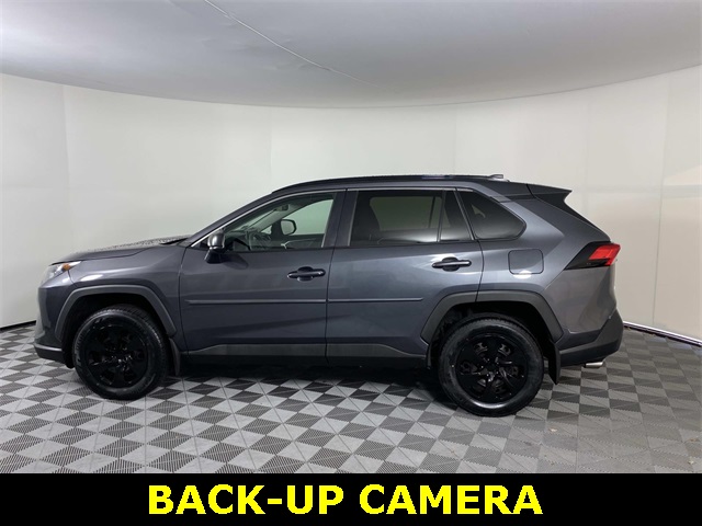 2021 Toyota RAV4 LE photo 3