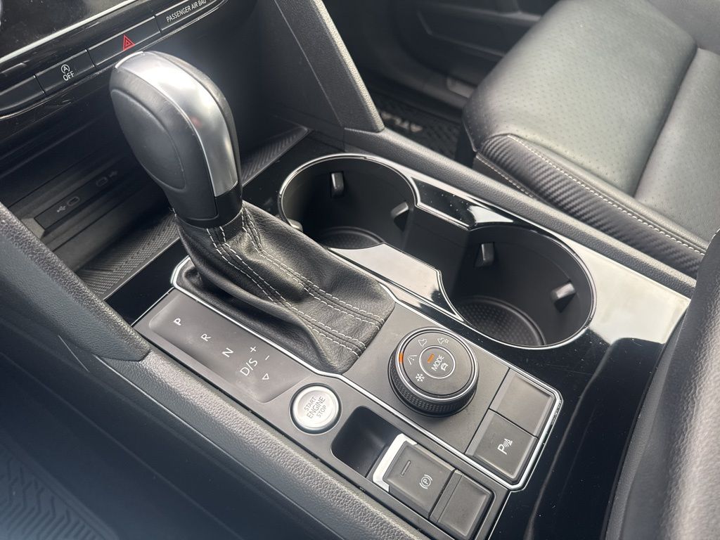 2022 Volkswagen Atlas Cross Sport SE Technology photo 38