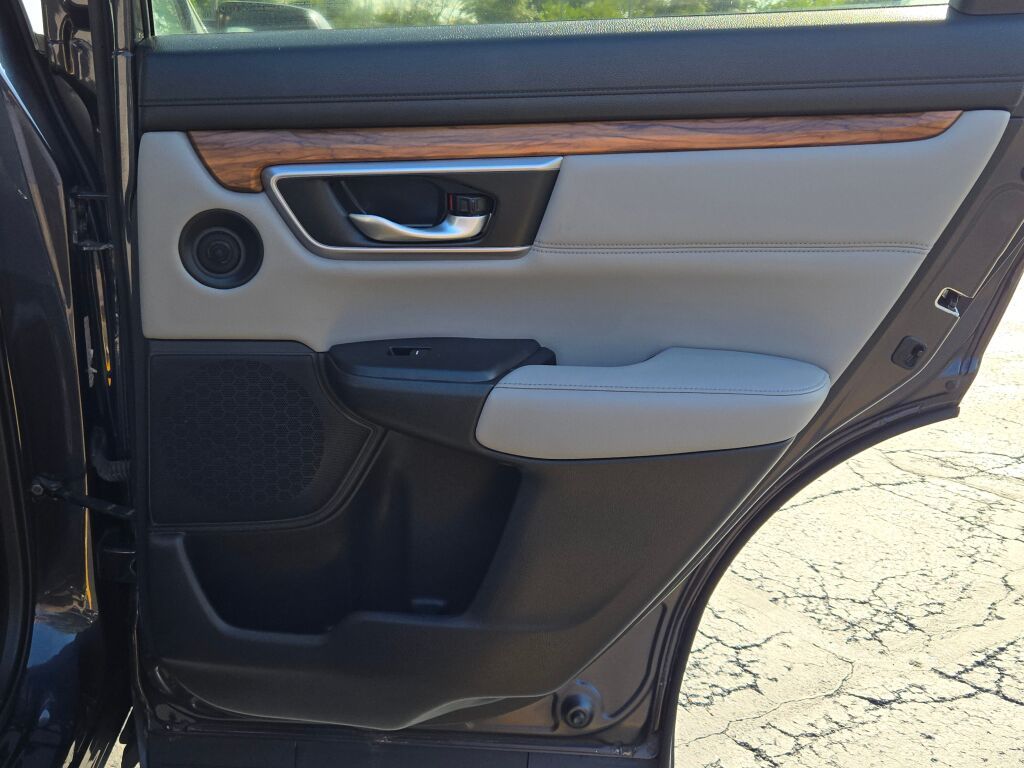 2019 Honda CR-V Touring photo 7
