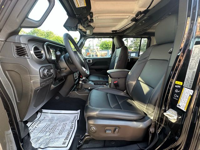 2025 Jeep Wrangler Sport S photo 20