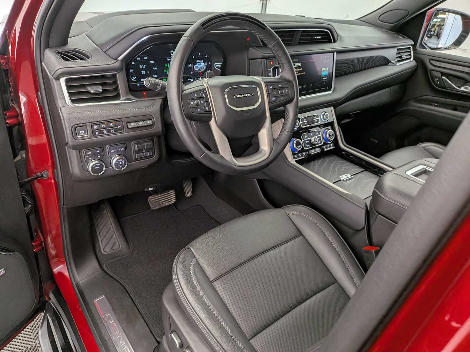 2024 Gmc Yukon Denali photo 2